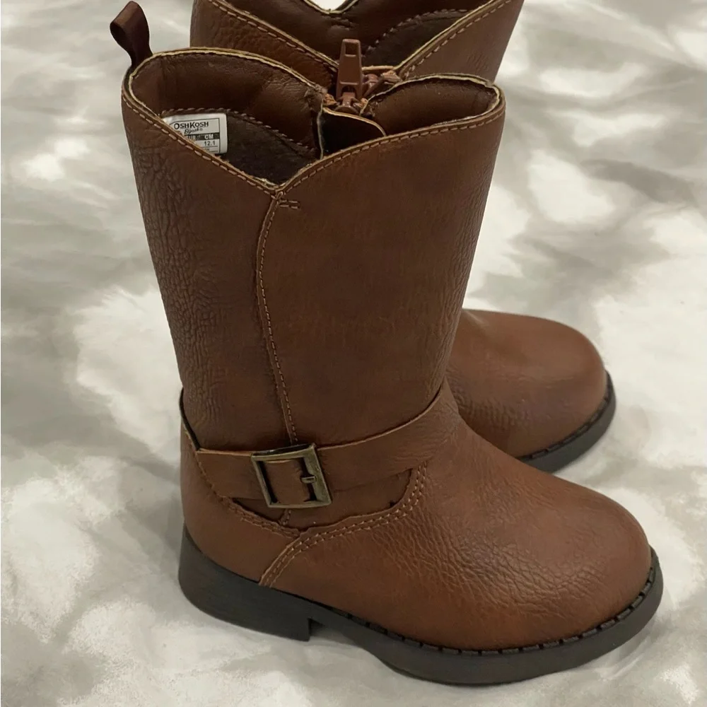 Oshkosh B’Gosh 5 Brown Boots with Buckle and‎ Side Zip